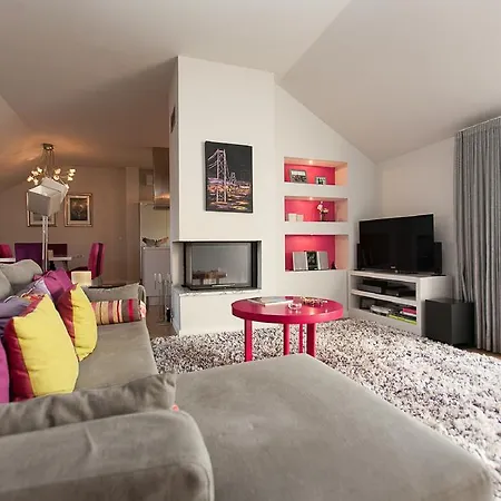 شقة Charming Penthouse With Private Terrace